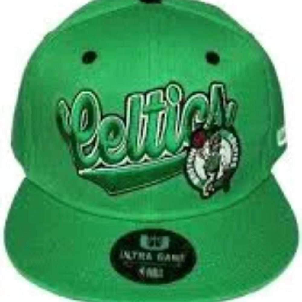 NWOT Boston Celtics green snapback hat